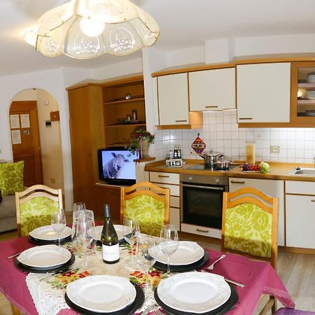 Villa Artic Apartments Кампителло-ди-Фасса Экстерьер фото