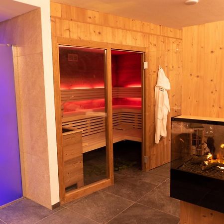 Villa Artic Apartments Кампителло-ди-Фасса Экстерьер фото